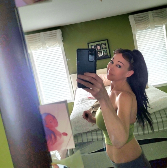 Meet your Posher, Robin - Picture 15 of 16